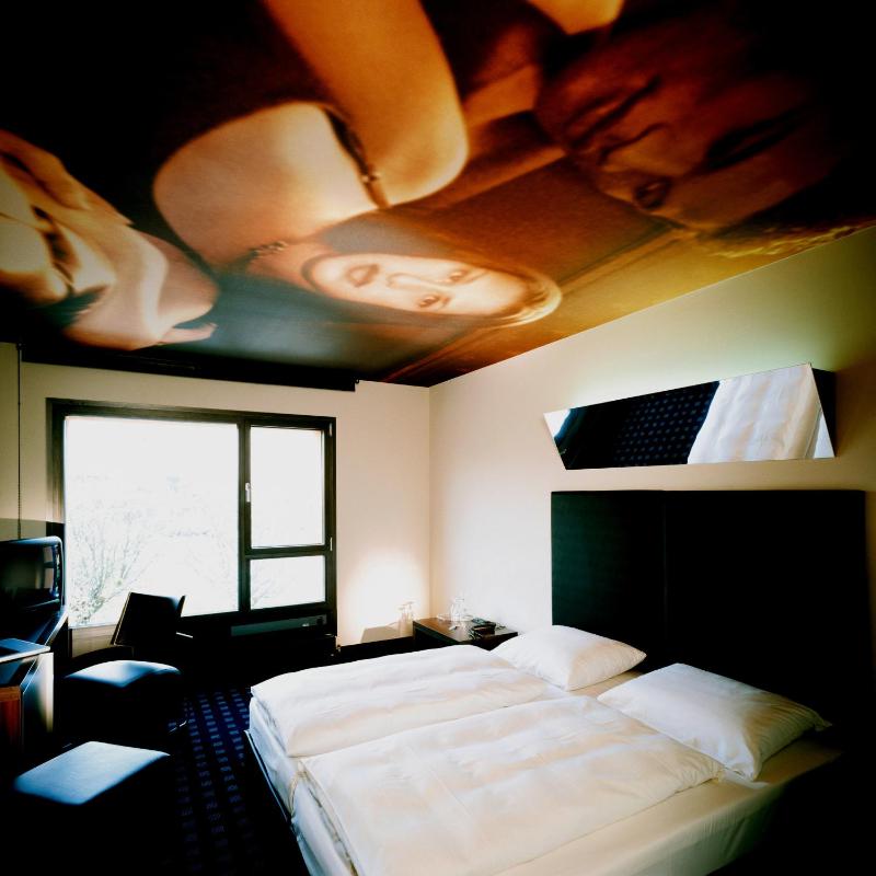 Business Single Room image 1