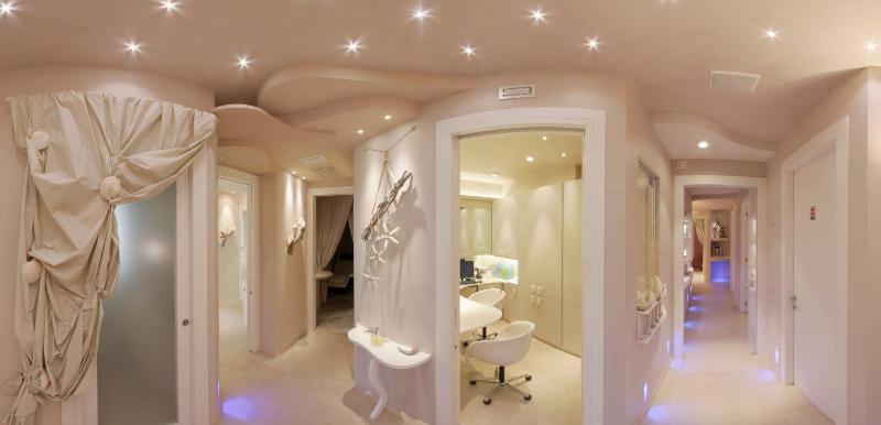 Suite & Spa Mirabel - image 33