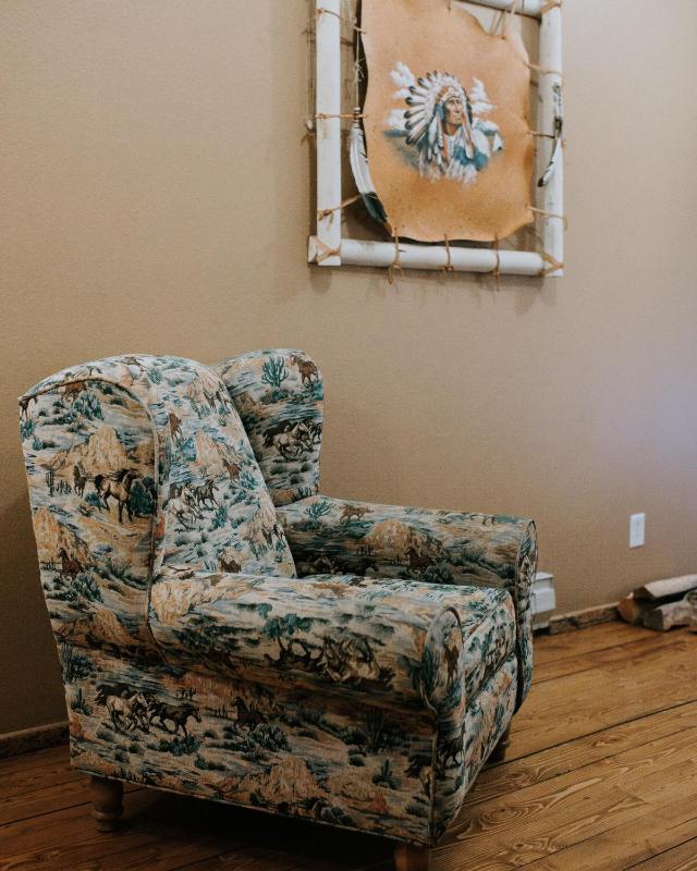 Queen Lodge Room with Twin Bed image 4