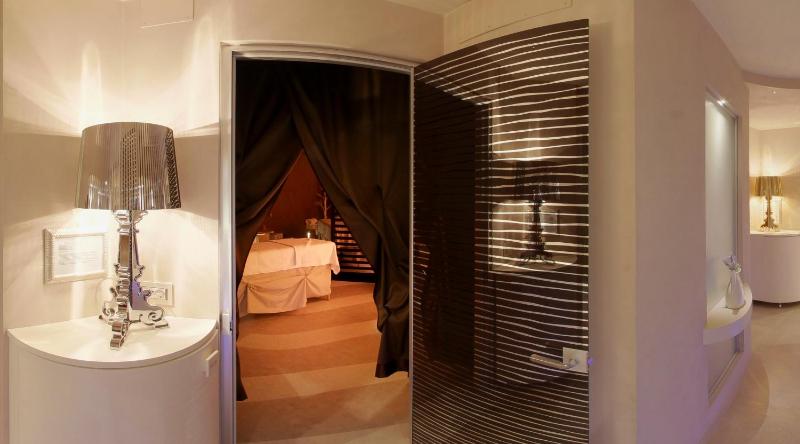 Suite & Spa Mirabel - image 4