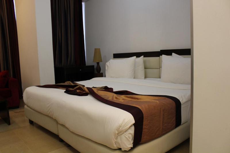 Room #31893317 image 3