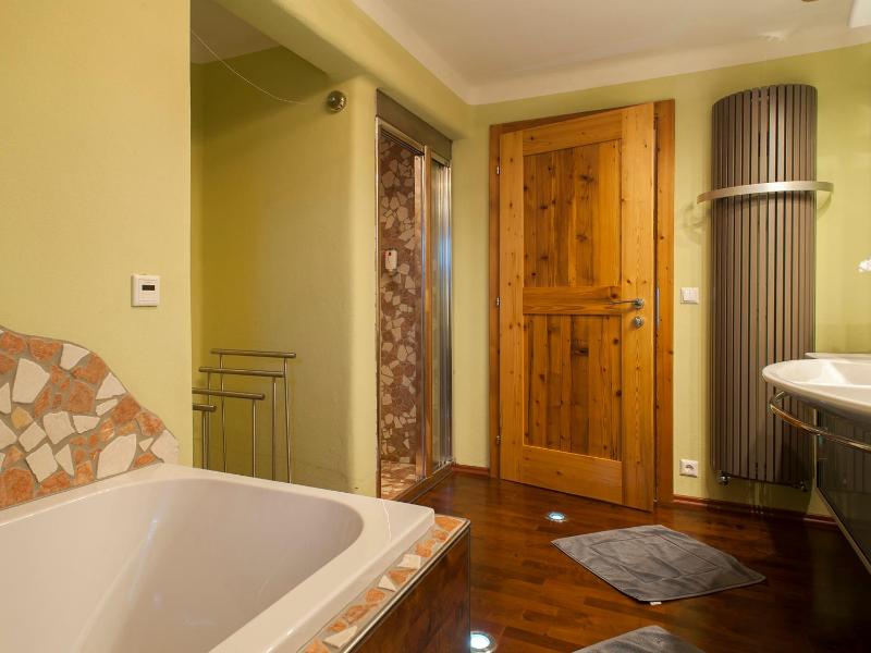 Two-Bedroom Apartment with Balcony image 3