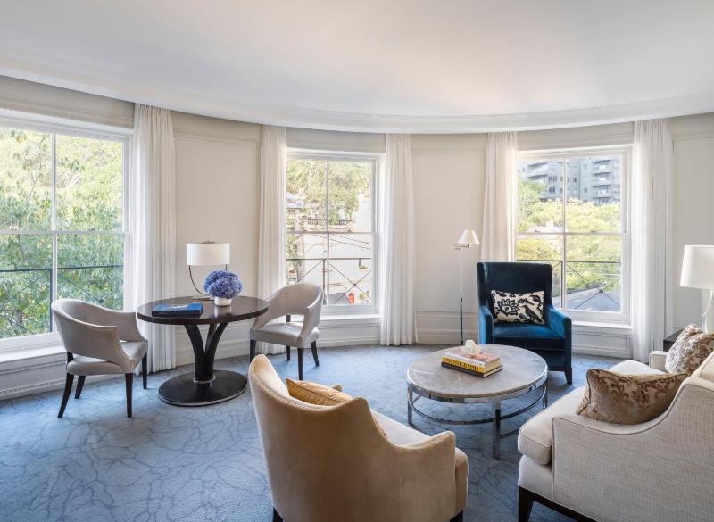One-Bedroom Suite with City View image 4