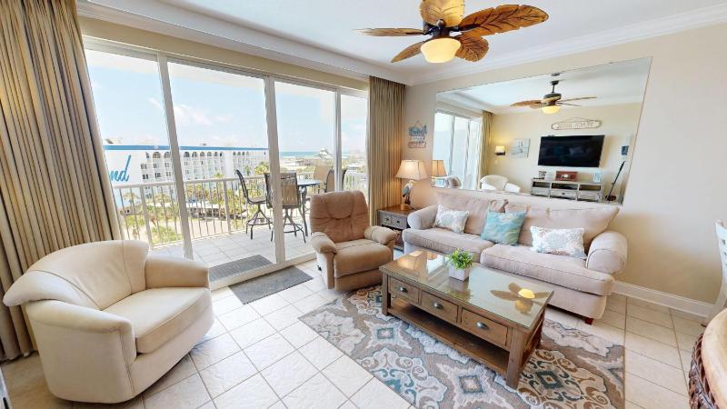 Destin West Gulfside 611 - image 1