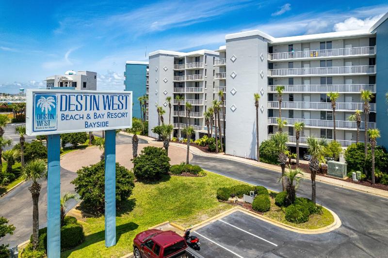 Destin West Gulfside 611 - image 27