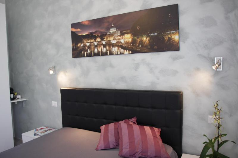 Classic Double Room image 4