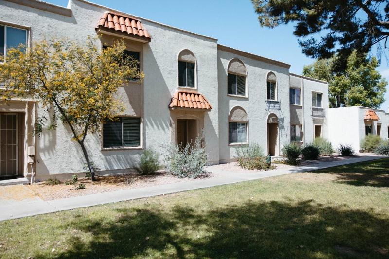 Luxurious Oasis w/Pool+Patio Just Min to Old Town! - image 6