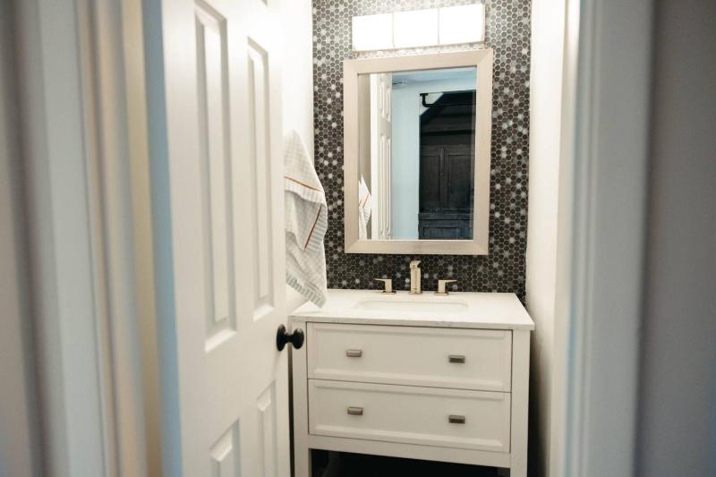 Luxurious Oasis w/Pool+Patio Just Min to Old Town! - image 37