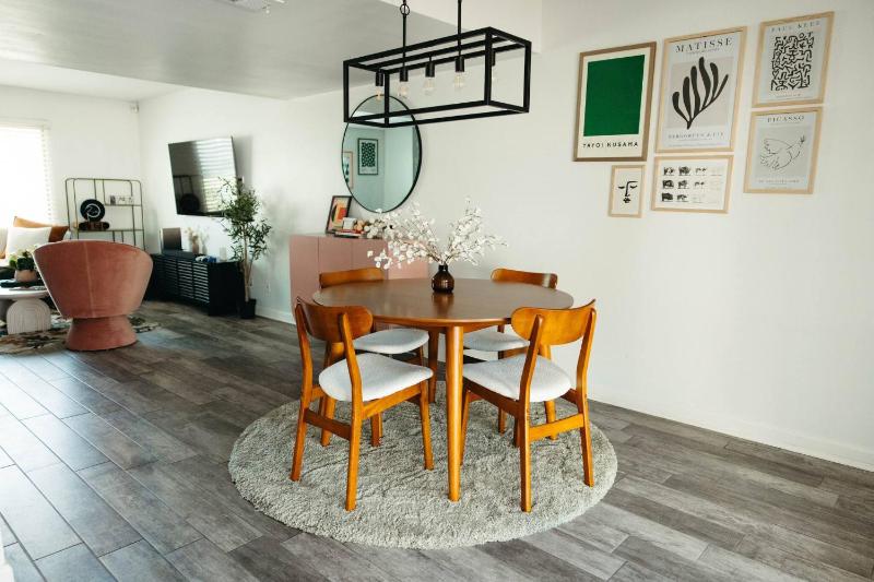 Luxurious Oasis w/Pool+Patio Just Min to Old Town! - image 14