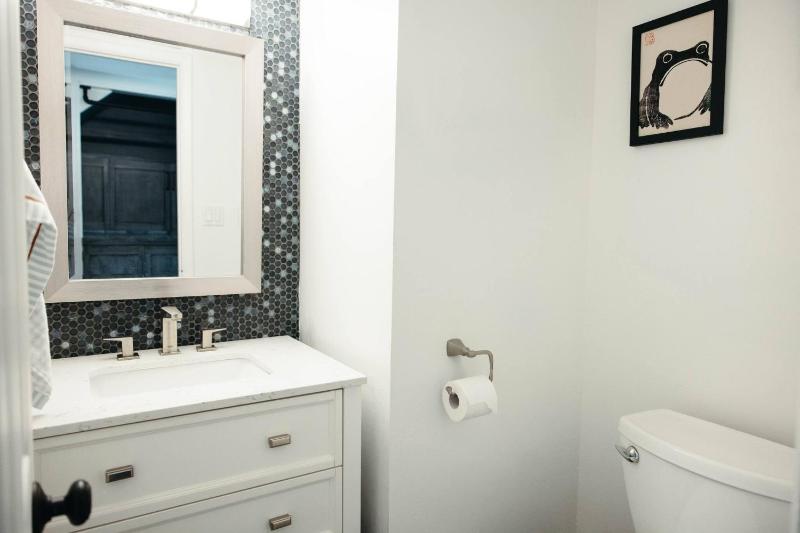 Luxurious Oasis w/Pool+Patio Just Min to Old Town! - image 42