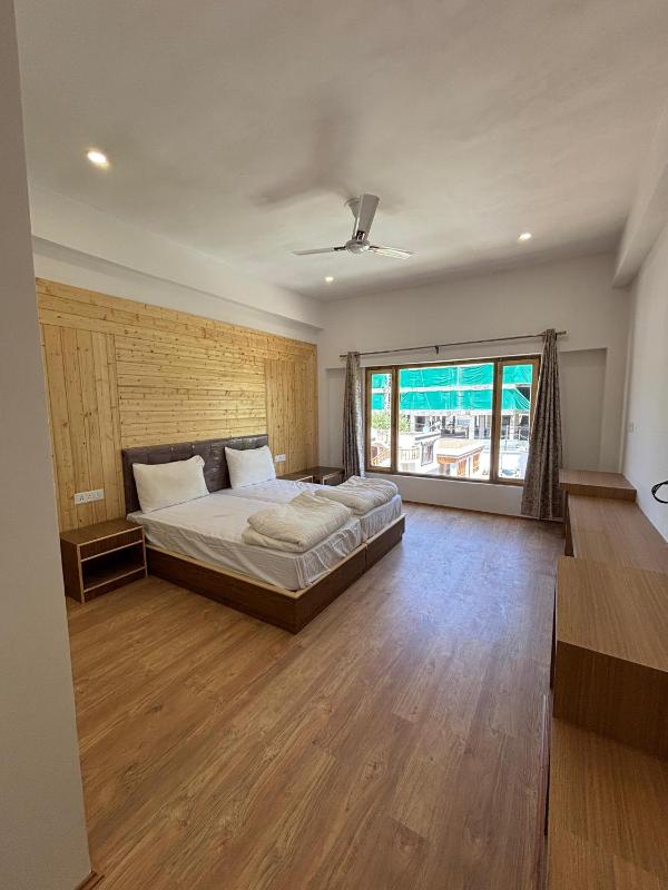 Rezangla Hotel - image 2