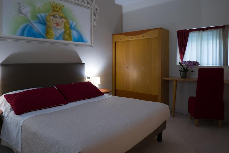 Double Room image 2