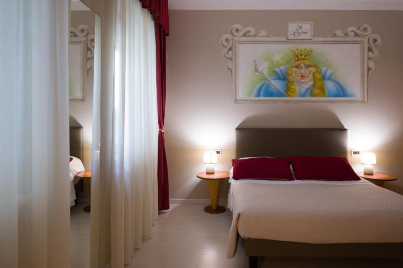 Double Room image 3
