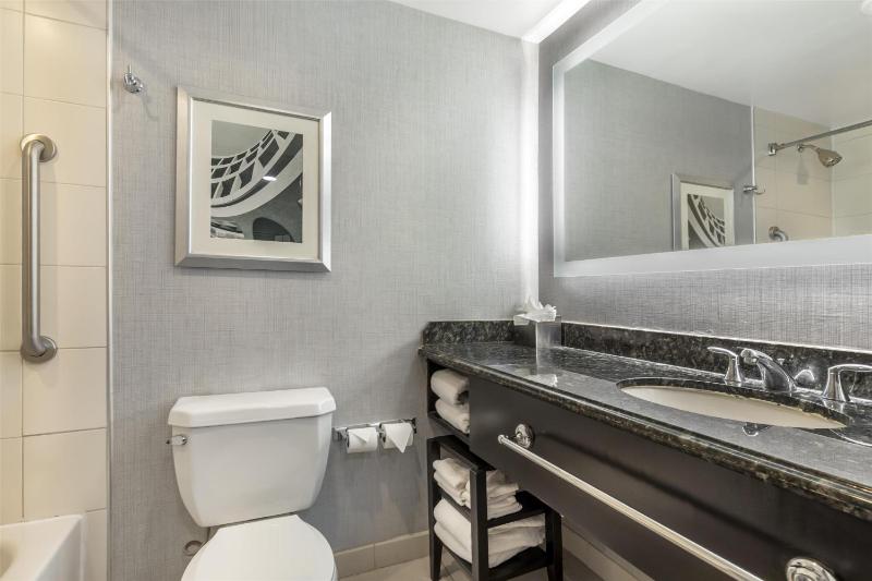 King Room with King Bed - Non-Smoking image 2