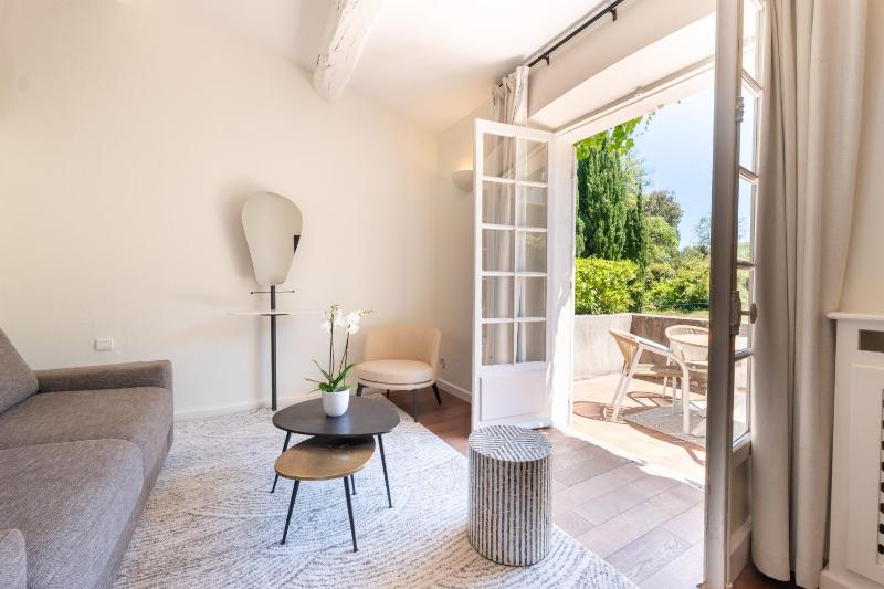 Hotel La Mandarine Saint Tropez - image 17