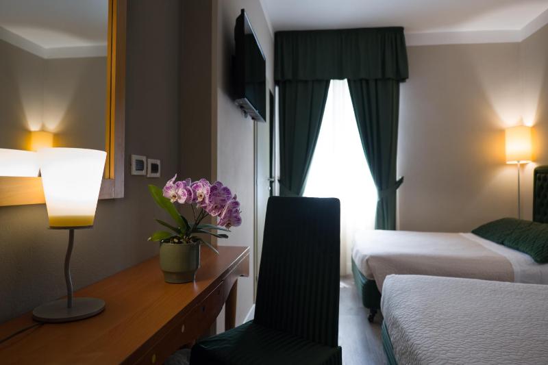 Quadruple Room image 3