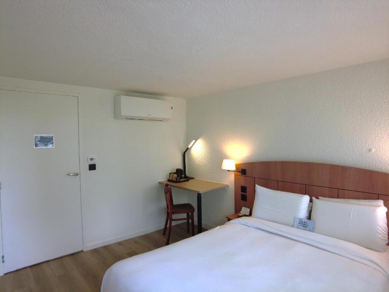 Accessible Room - 1 Double Bed image 4