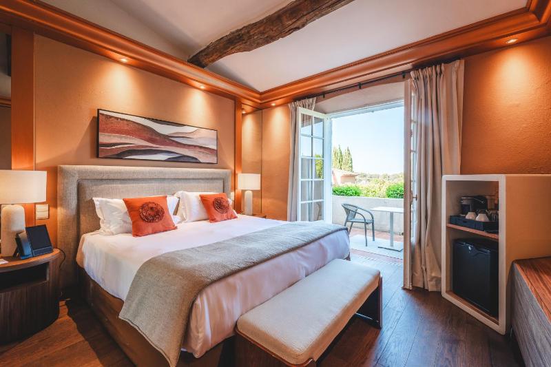 Double Room with Terrace image 3