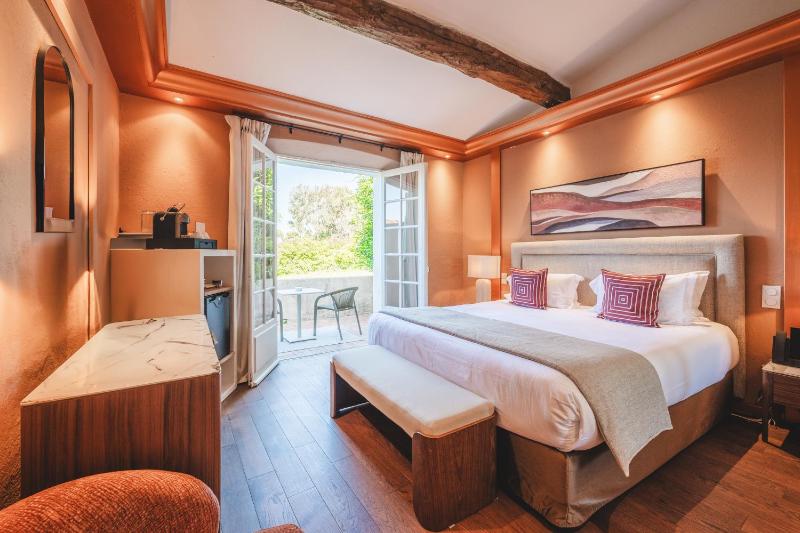Double Room with Terrace image 4