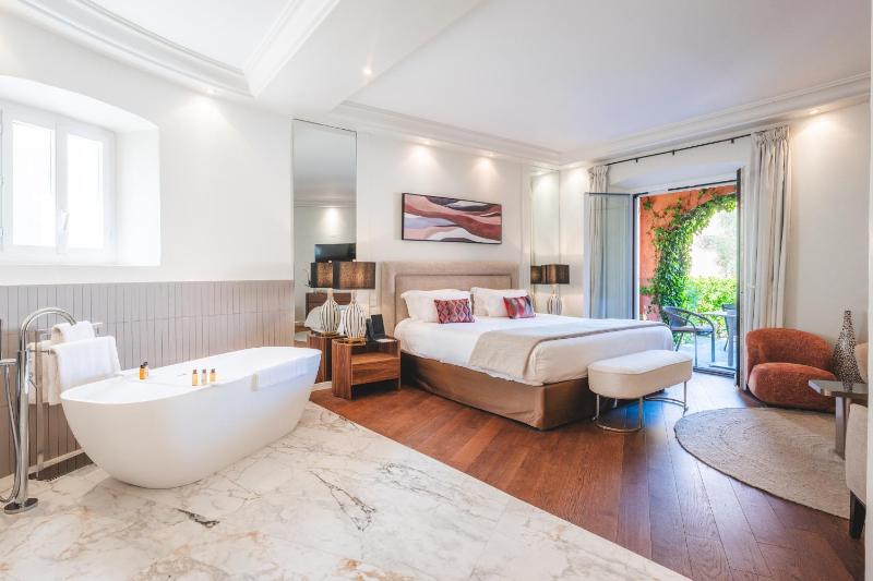 Superior Double Room with Terrace image 2