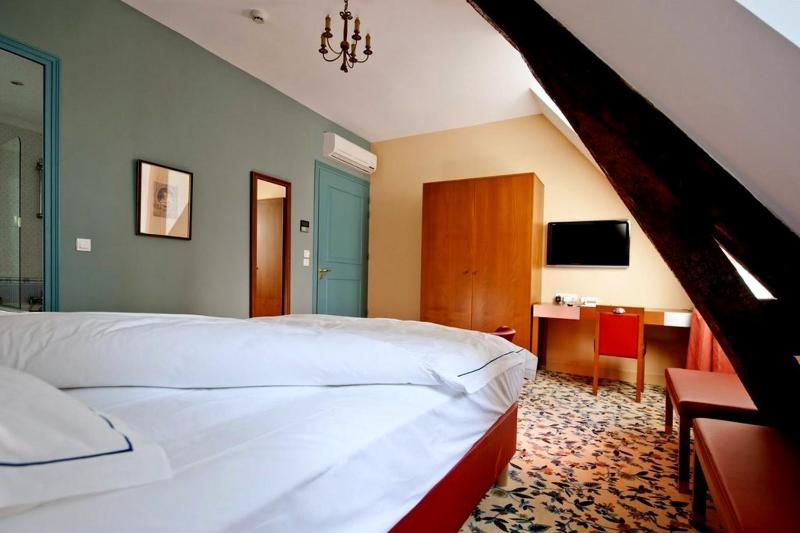 Double Room image 2