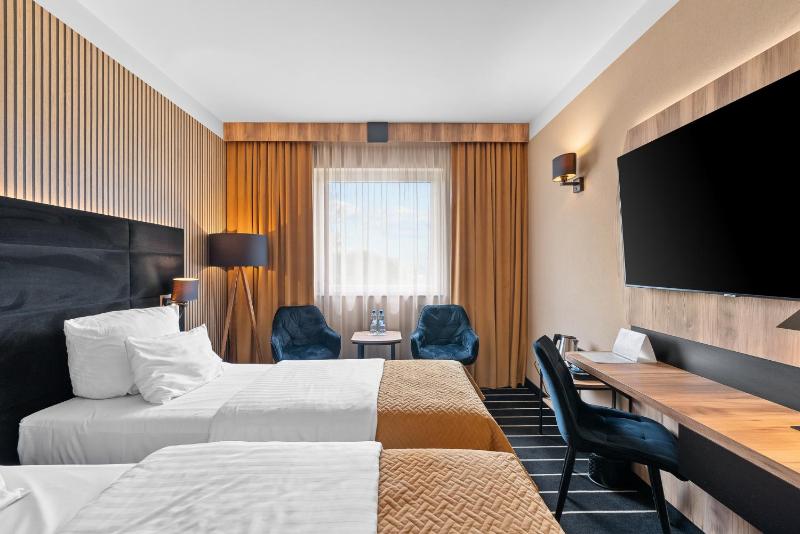 Business Twin Room image 2