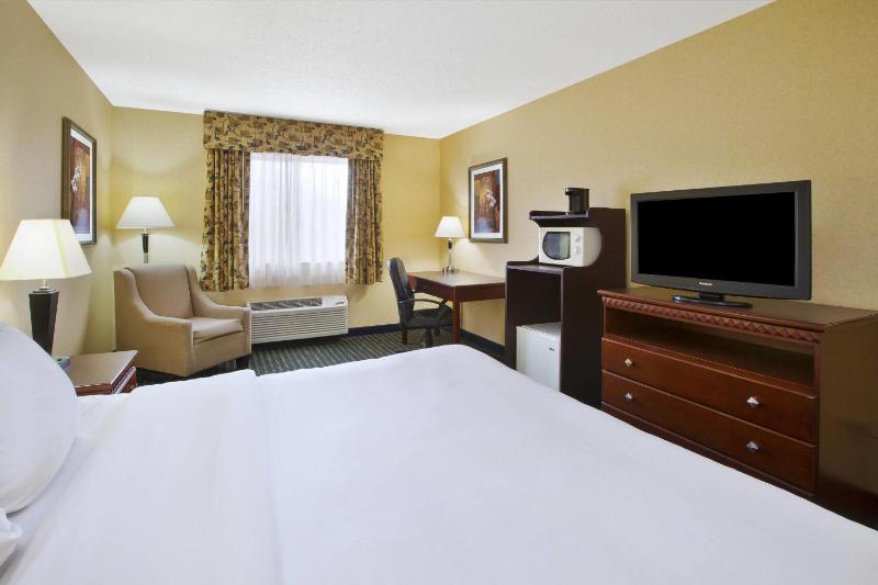 King Room - Non-Smoking image 1