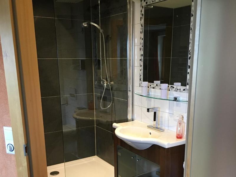 One-Bedroom Apartment with Terrace image 3