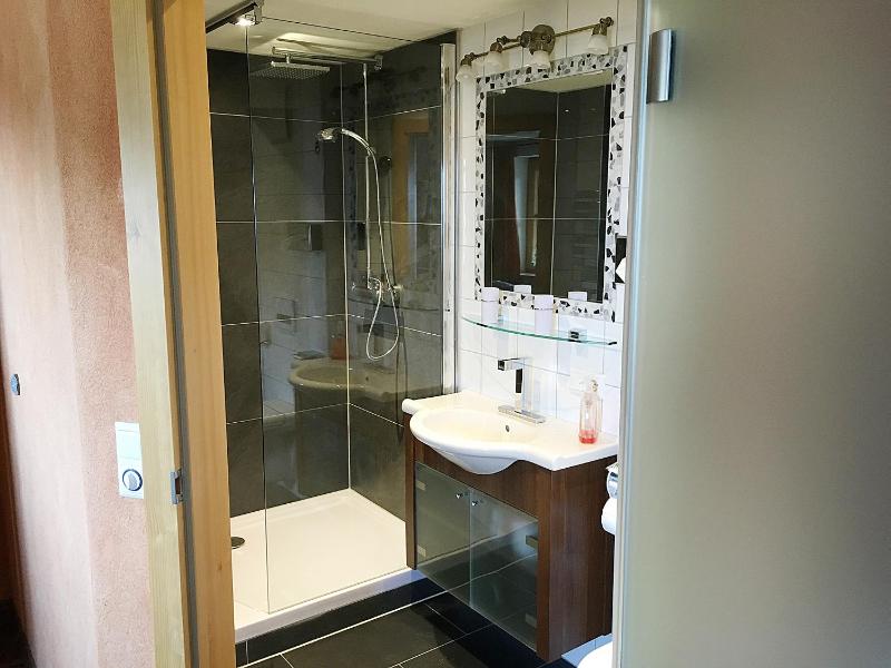 One-Bedroom Apartment with Terrace image 2