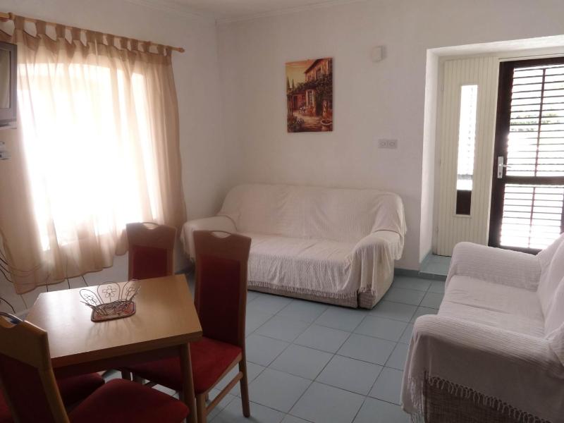 Seaside apartments and rooms - image 15