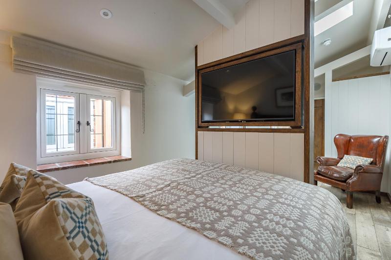 Double Room image 1