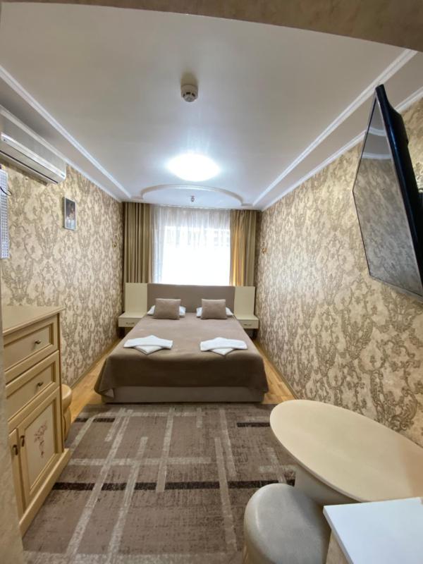 Double Room image 1