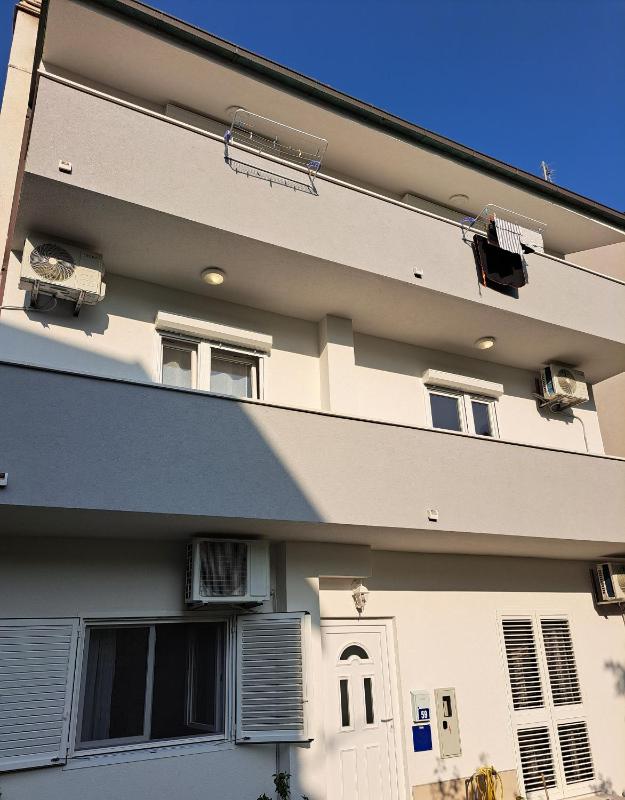 Apartment Igrane 10033a - image 2
