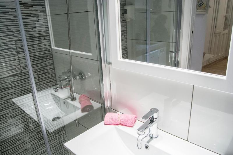 Standard Studio Verde image 3