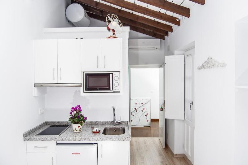 Standard Studio Granate image 4