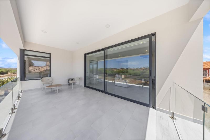 LUX 4BR and 3BA Villa with Pool Malmokweg 48 by Bocobay - image 3
