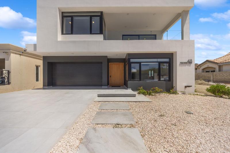 LUX 4BR and 3BA Villa with Pool Malmokweg 48 by Bocobay - image 13