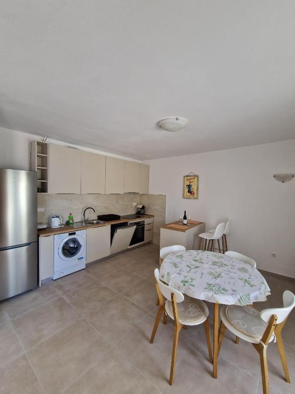 Two-Bedroom Apartment with Terrace and Sea View image 4