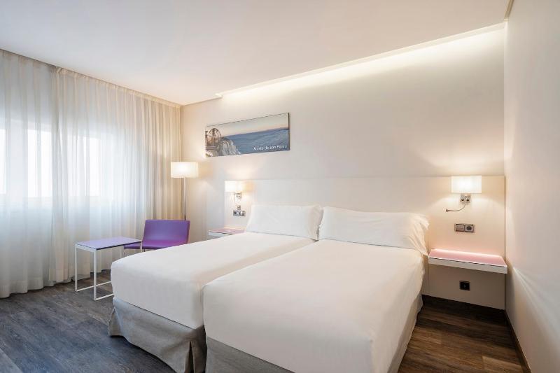 Double or Twin Room image 3