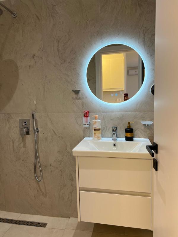 Isufi Modern Studio - image 10