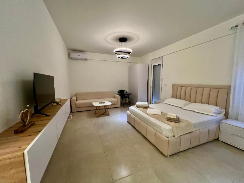 Isufi Modern Studio - image 12