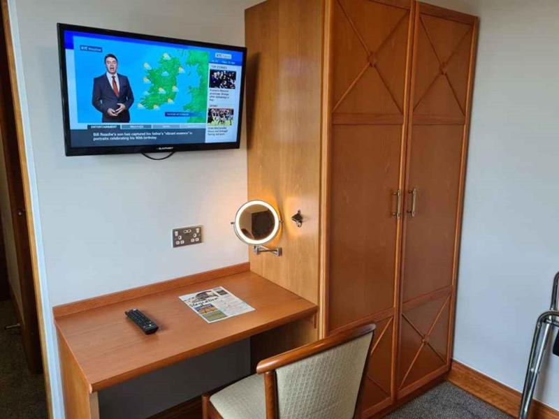 Standard Double Room image 3