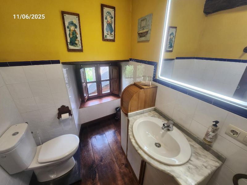 Three-Bedroom House image 4