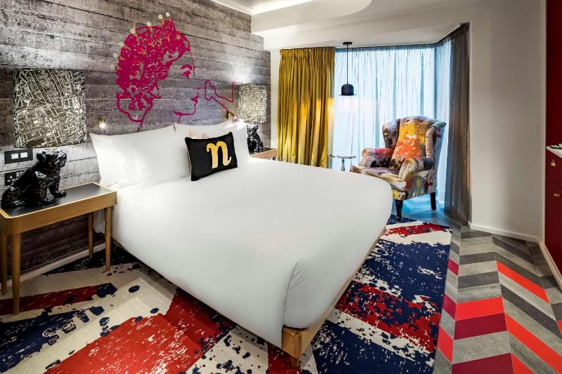 nhow Superior Room image 3