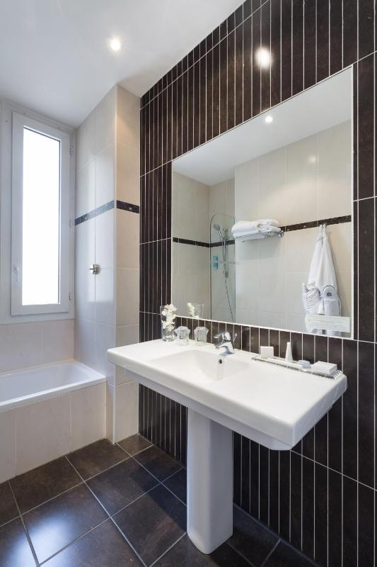 Superior Double Room image 4