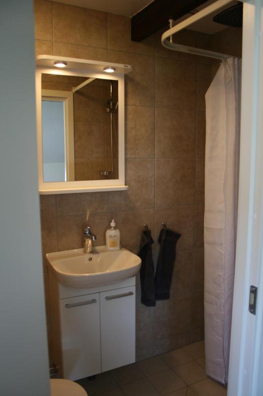 Twin Room image 4