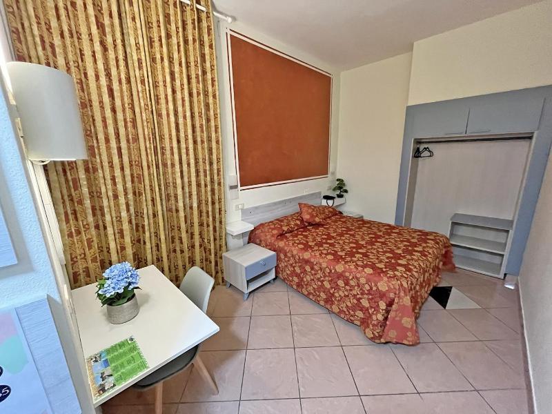 Double Room image 2