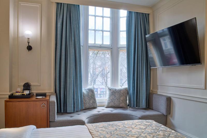 Superior Double Room image 3