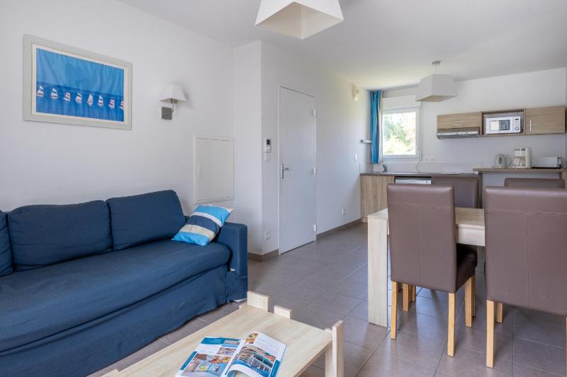 One-Bedroom Apartment image 4
