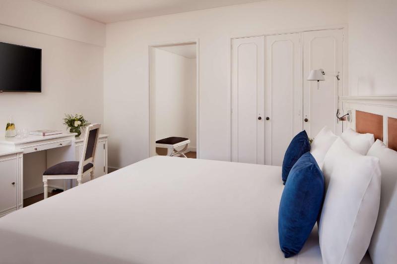 Standard Double or Twin Room with Valley View image 4